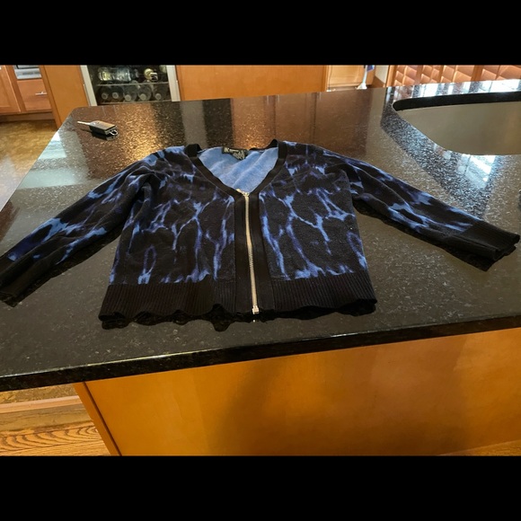 Size petite P inc international sweater - Picture 1 of 3